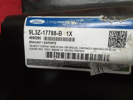 2009 2010 2011 2012 2013 2014 Ford F-150 King Ranch RIGHT Bumper Bracket