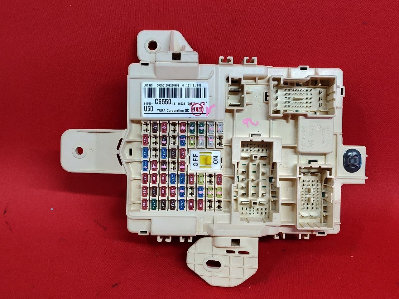 2016-2018 Kia Sorento Interior Cabin Fuse Box Junction Block 91950-C6550
