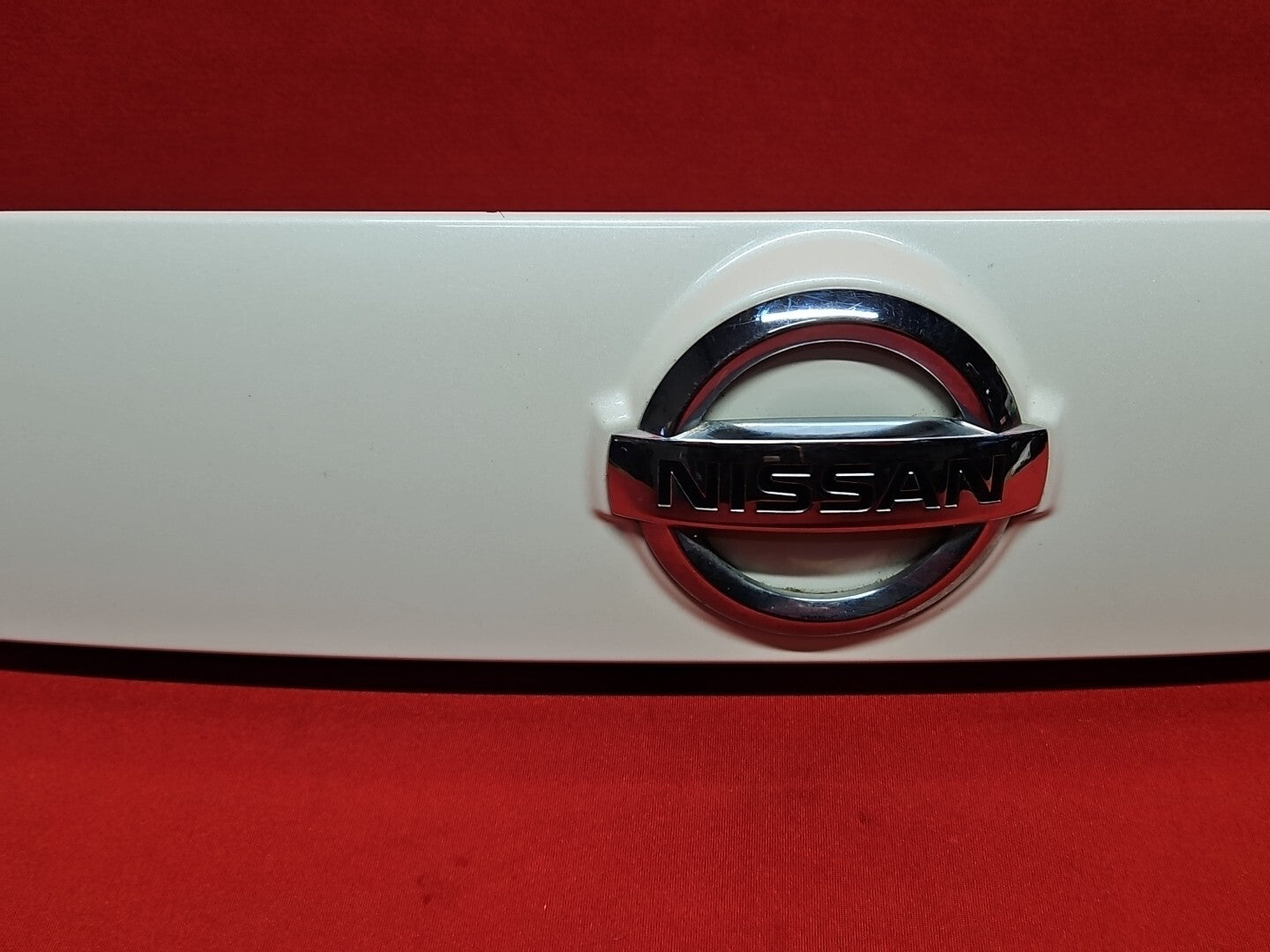 2011 - 2014 Nissan Juke Rear Liftgate Hatch Handle Finish Panel w/ Camera - QX1