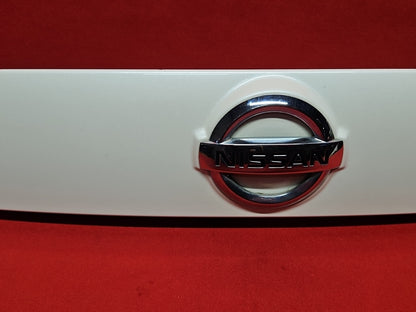 2011 - 2014 Nissan Juke Rear Liftgate Hatch Handle Finish Panel w/ Camera - QX1