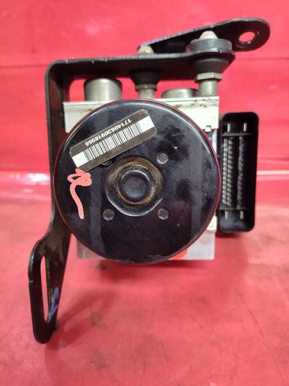 2006 2007 Jeep Grand Cherokee / Commander Hydraulic ABS Anti-Lock Brake Pump