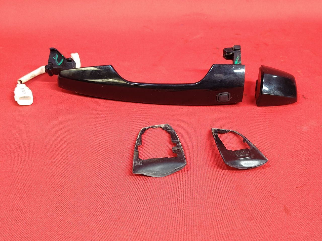 2018-2020 / 22-25 Mitsubishi Eclipse Cross FRONT RIGHT PASSENGER Door Handle