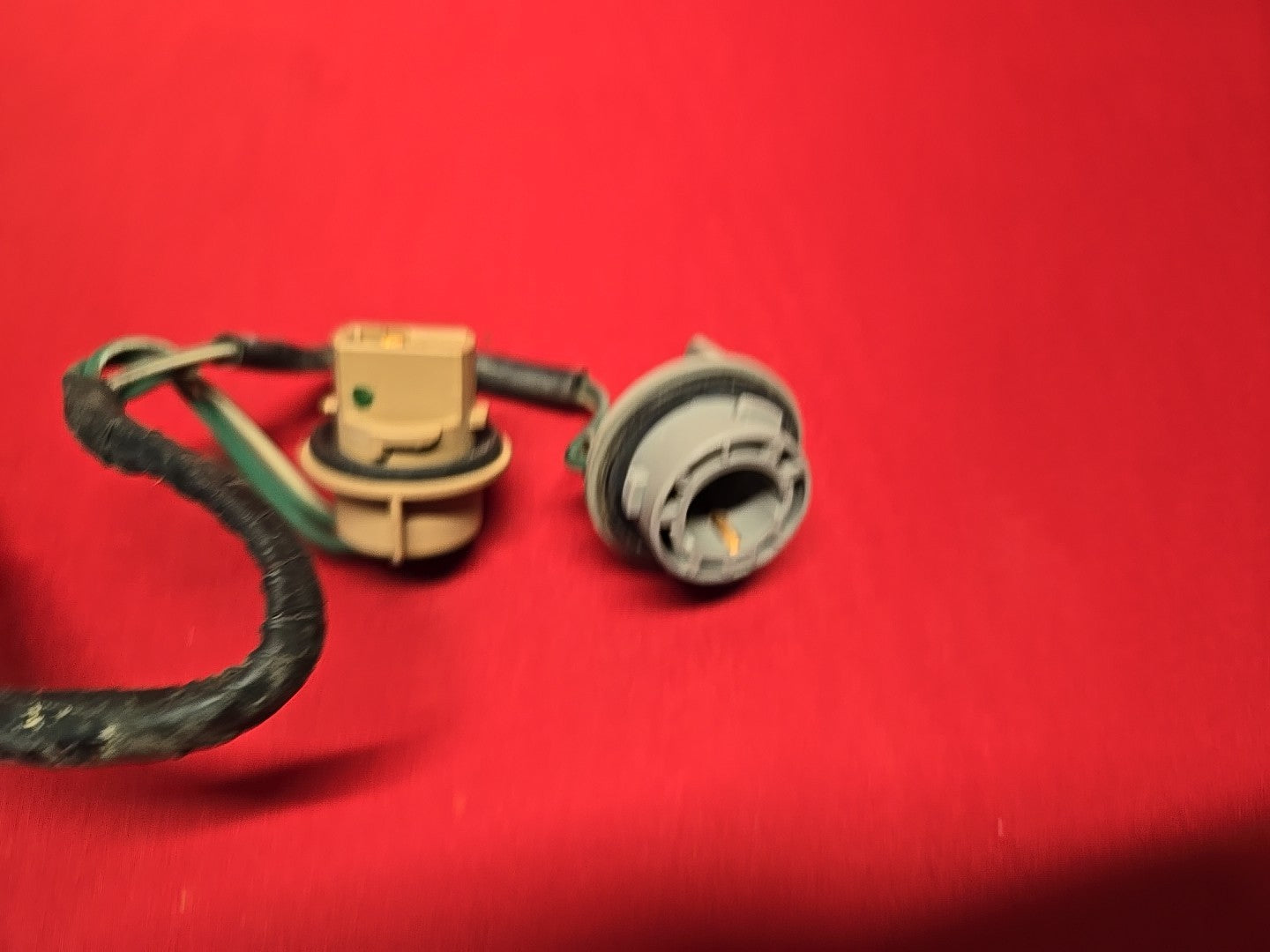 2000-2003 Lexus RX300 Left / Right OUTER Tail Light Lamp - SOCKET WIRING HARNESS