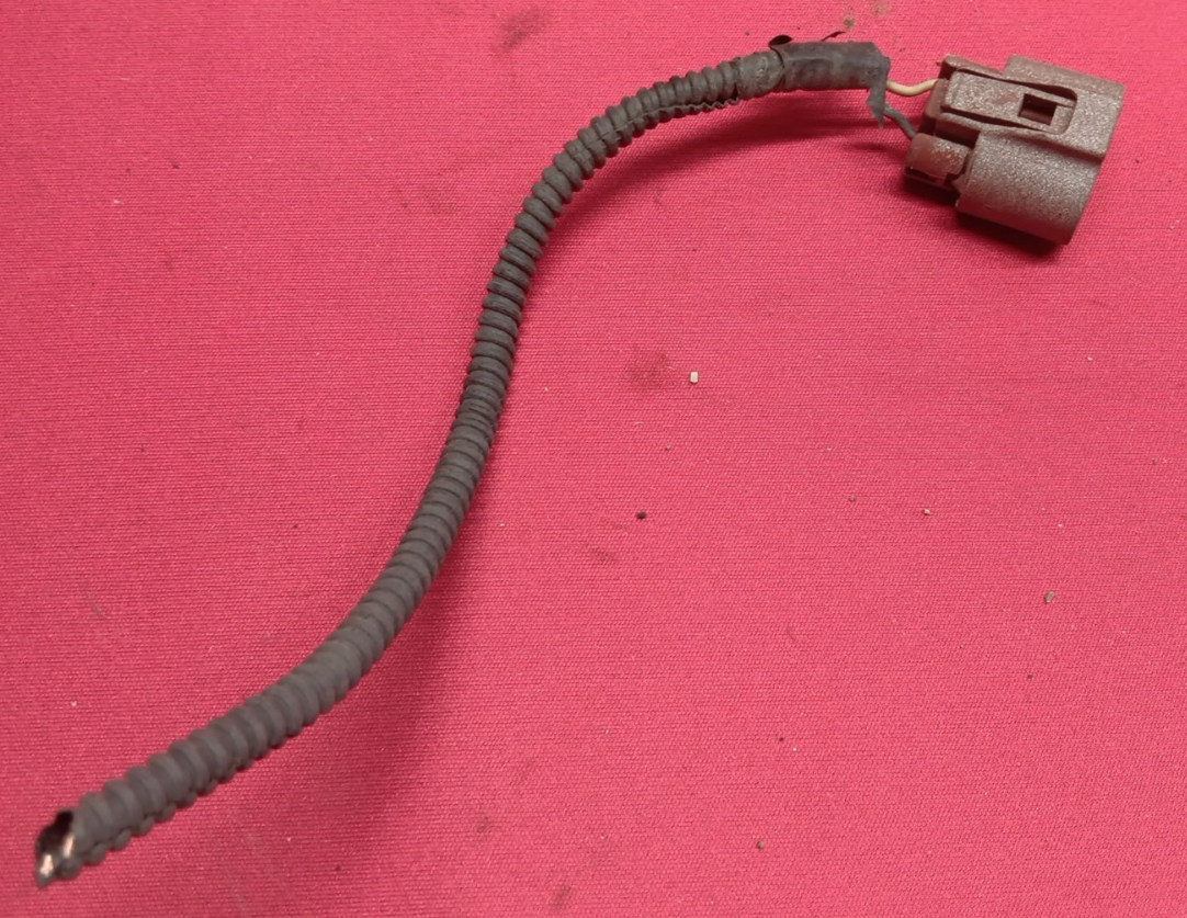 1996 - 1999 Subaru Legacy Fog Light Lamp Left -or- Right    PIGTAIL WIRE QTY:1