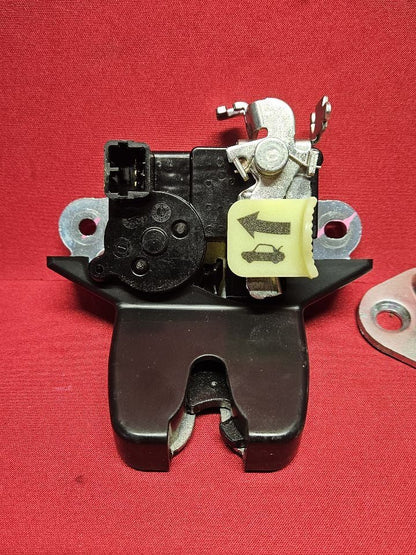 2019-2024 Kia Forte Trunk Deck Lid Latch Lock Actuator Striker Bolts SET 68k
