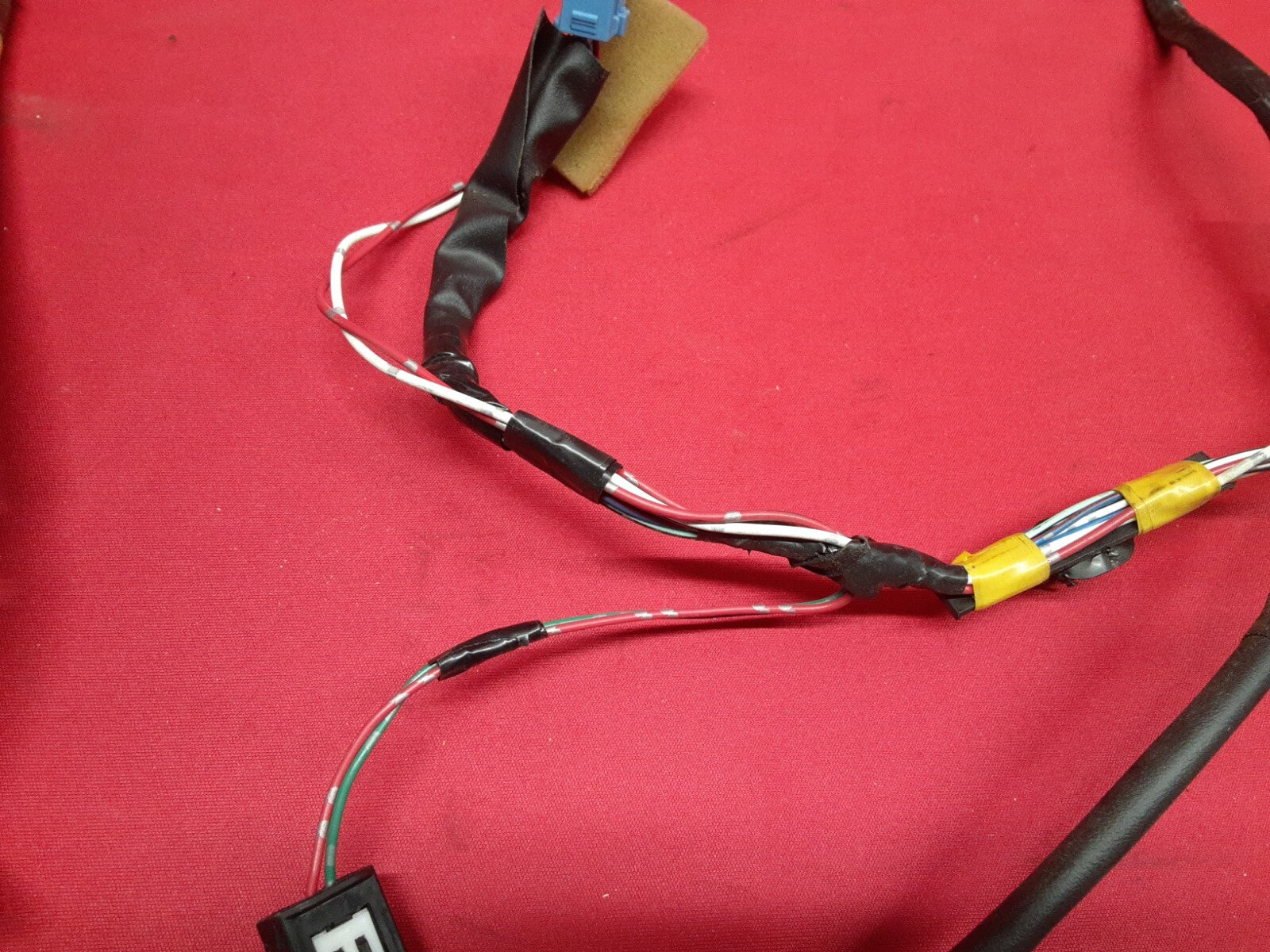 2001 - 2007 Toyota Highlander REAR Left / Right Door Wiring Harness 82153-48090