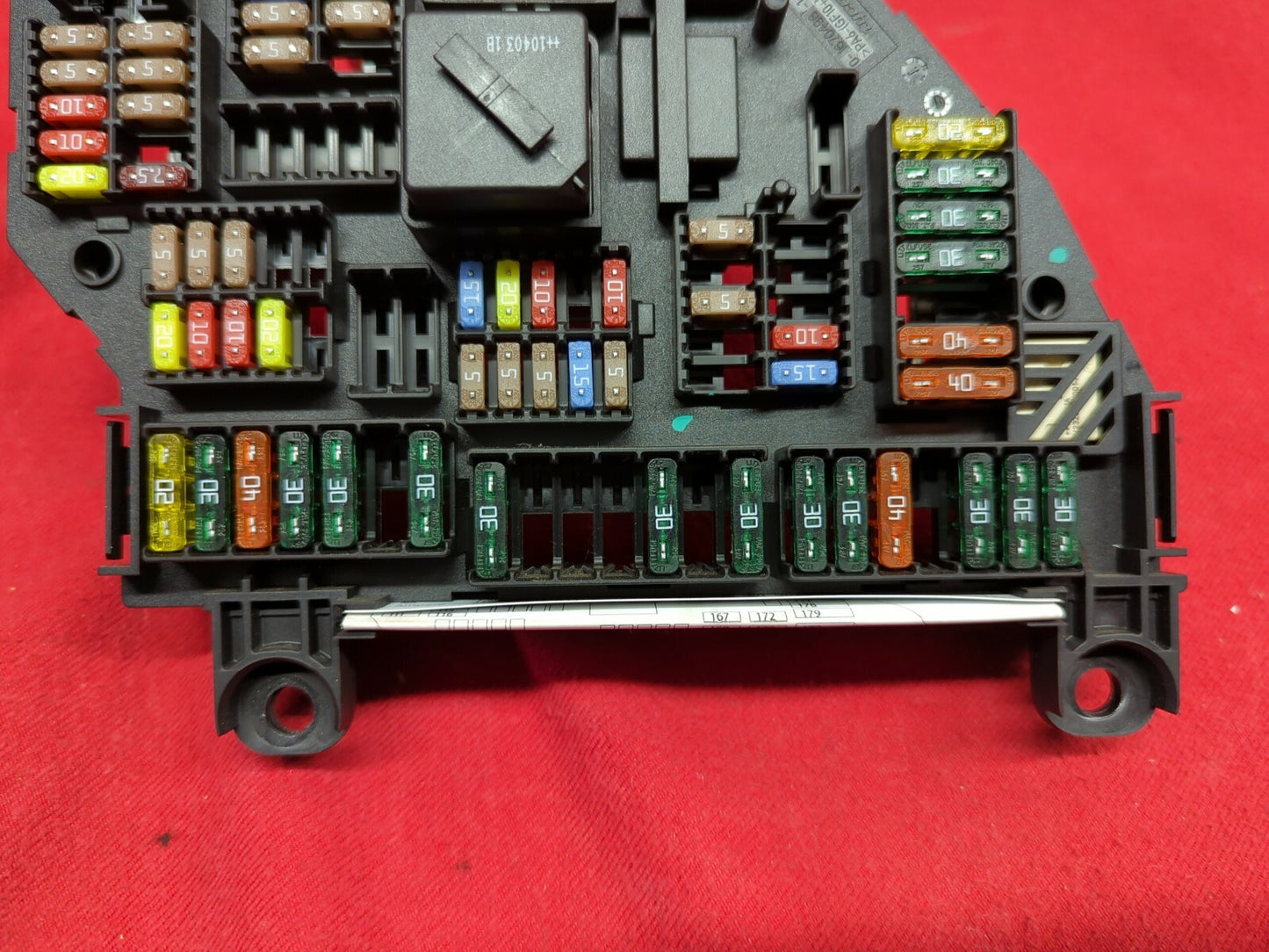 2011 2012 BMW 5 Series GT Relay Fuse Box Distribution Center Block LOWER
