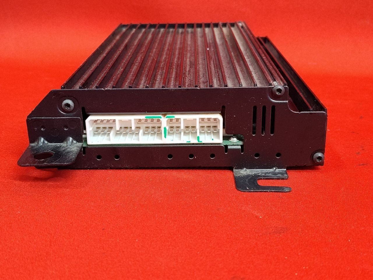 2001-2004 Jeep Grand Cherokee Radio Stereo Audio Infinity Amplifier 56038407AG
