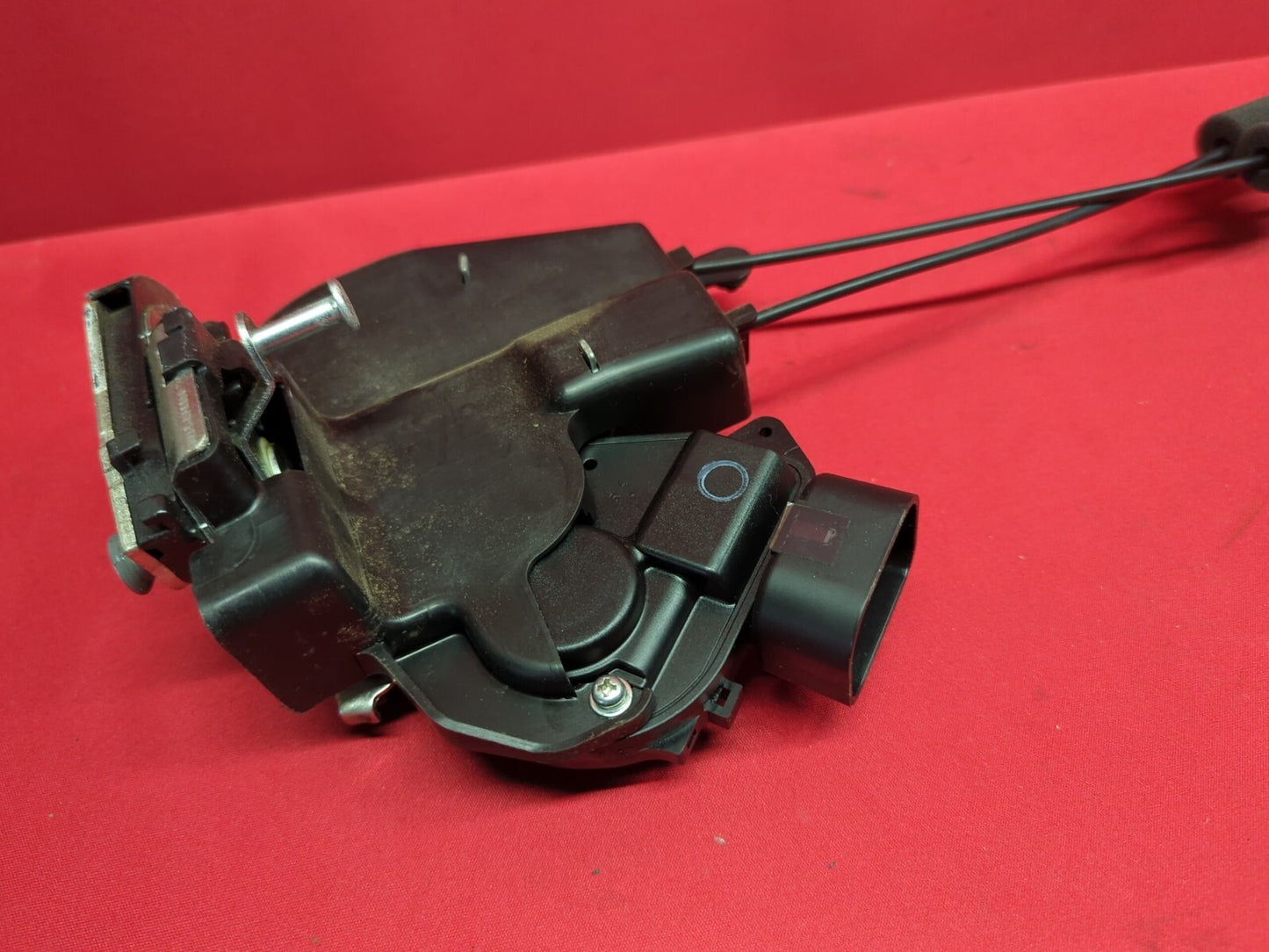 2001 - 2007 REAR RIGHT Door Latch Lock Actuator Assembly w/ Cables 69050-48030