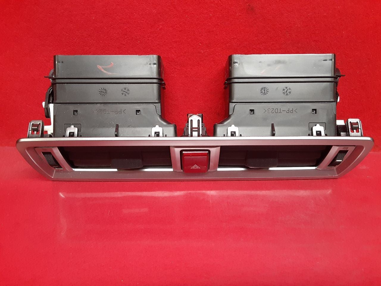 2015 - 2019 Subaru Legacy Outback CENTER Dash Hazard Button Air Vent Duct