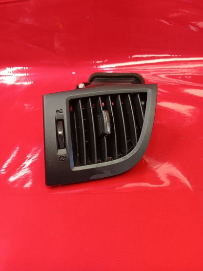 2013-2016 Hyundai Genesis Coupe LEFT DRIVER Outer Dash Panel Air Vent