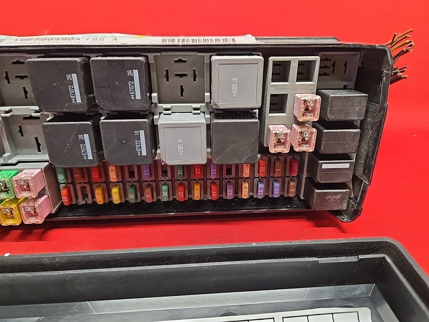 2006 - 2009 Land Rover Range Rover Sport HSE 4.4L Fuse Relay Junction Box
