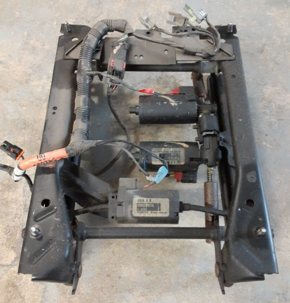 1999 - 2004 Jeep Grand Cherokee WJ FRONT RIGHT PASSENGER Power Seat Track Unit