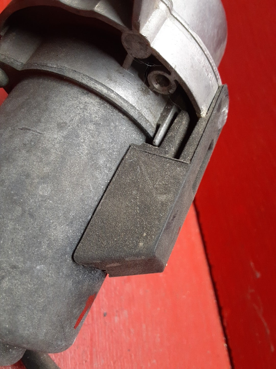 2007 Volvo V50 S40 Brake Vacuum Pump 30793023 / 008989-01