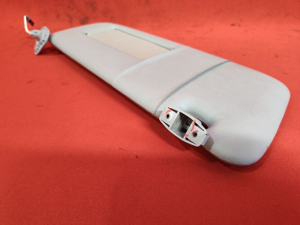 1999-2006 BMW 3-Series Sun Visor Shade Set Illuminated w/ Lights HELLGRAU Grey