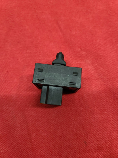 2001 2002 2003 2004 Jeep Grand Cherokee Limited Overland REAR Window Switch