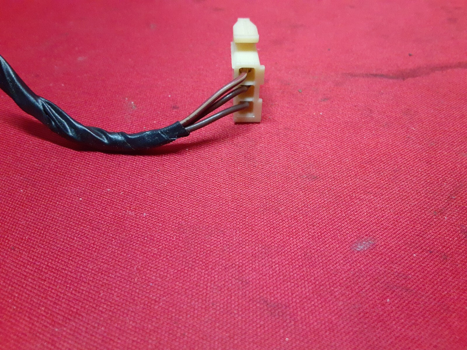 GM / CADILLAC Stereo Radio Receiver 15208056, 28017550, 28017553  PIGTAIL