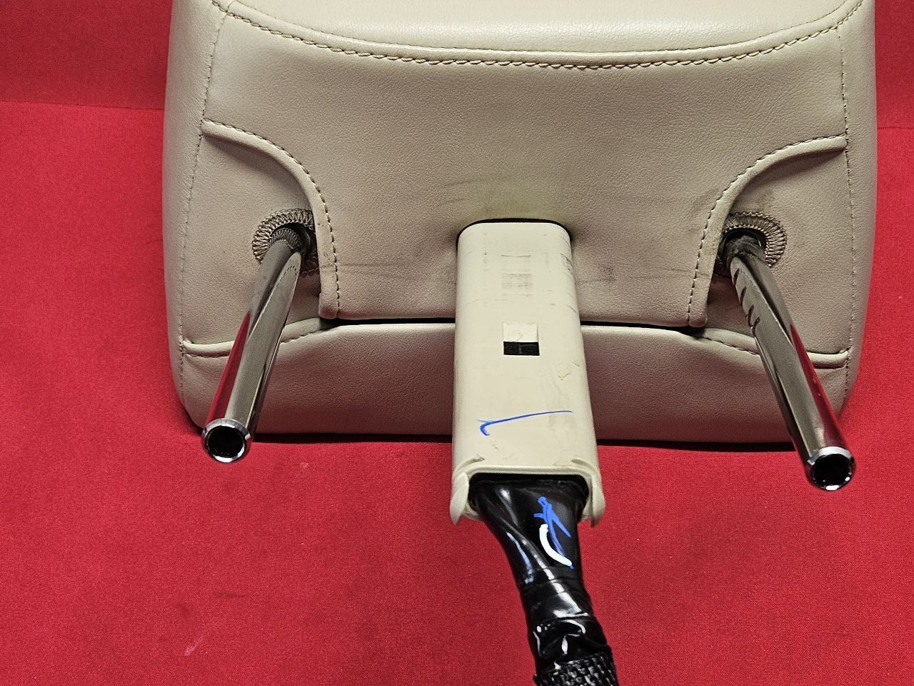 2011 2012 Infiniti QX56 Front L/R Headrest DVD Screen Display Leather Wheat