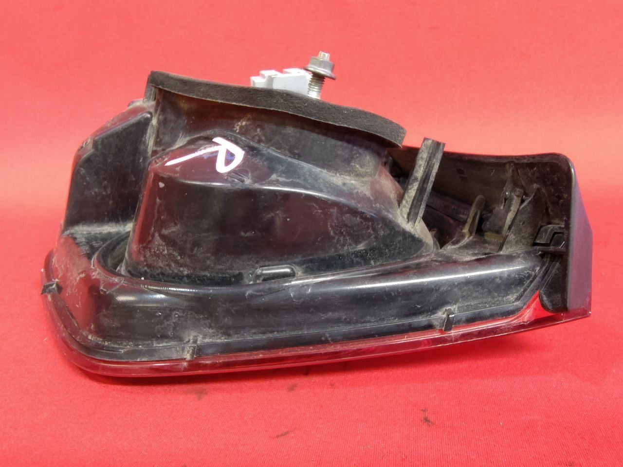 2009-2011 VW Tiguan RIGHT PASSENGER Inner Hatch Mounted Tail Light Lamp
