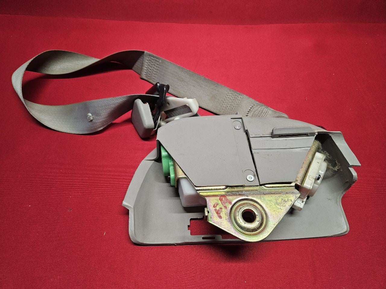 1997-1999 Oldsmobile Aurora FRONT RIGHT PASSENGER Seat Belt Retractor Grey