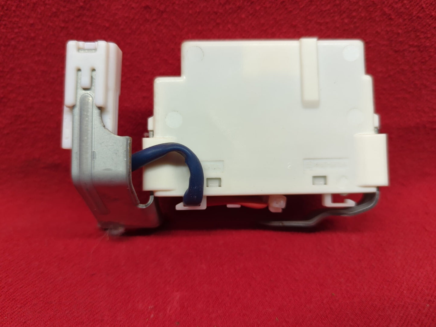 2004 - 2009 Toyota Prius Hybrid Indoor Oscillator Control Module 89992-47040