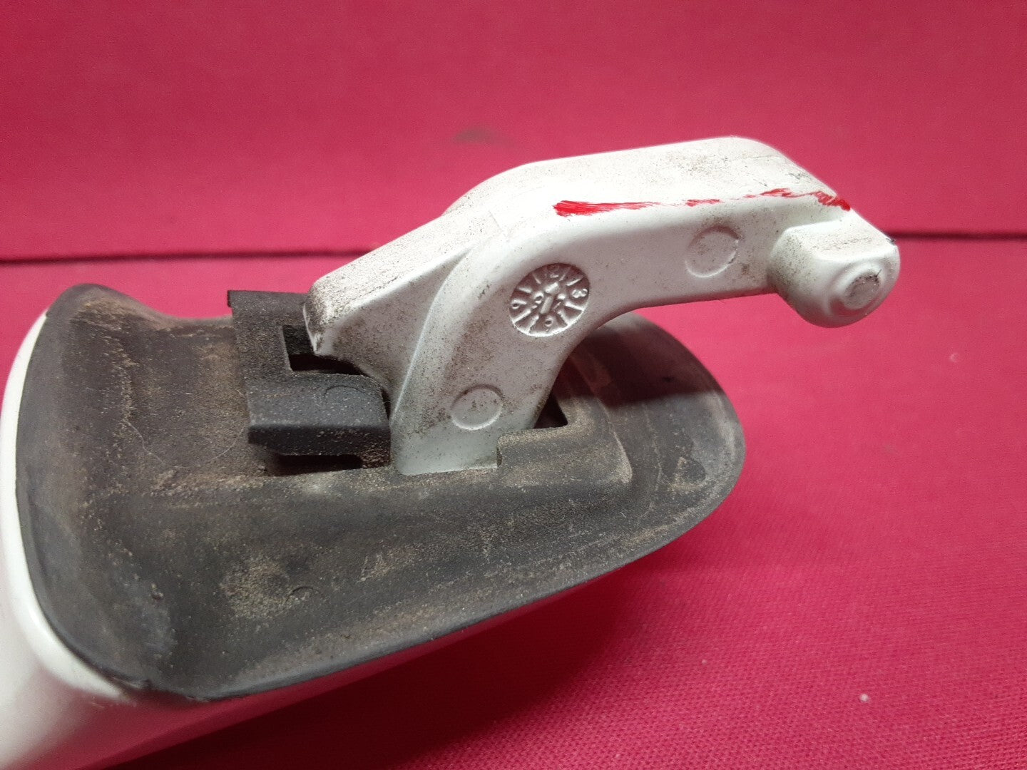 1998 1999 Volvo S70 V70 OUTER LEFT REAR DRIVER Door Handle - 189 Polar White