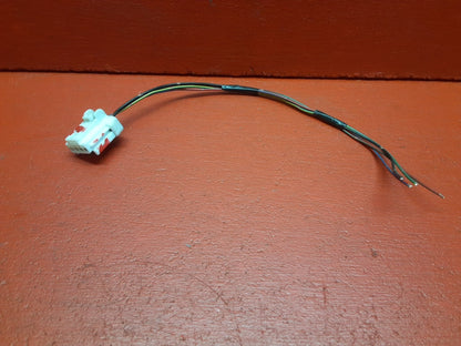 2000-2003 Nissan Sentra RIGHT REAR Brake Tail Light Harness Bulb Socket PIGTAIL