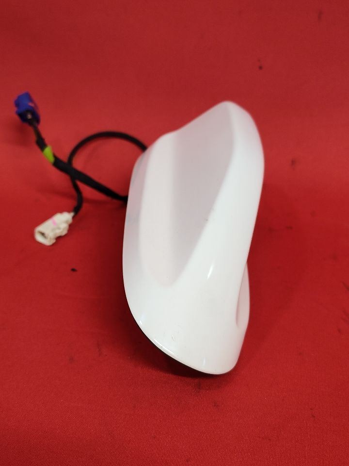 2014-2017 Dodge Durango Jeep Grand Cherokee Shark Fin Antenna PW7 White Knuckle