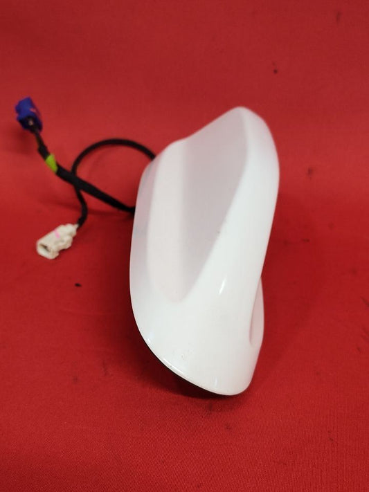 2014-2017 Dodge Durango Jeep Grand Cherokee Shark Fin Antenna PW7 White Knuckle