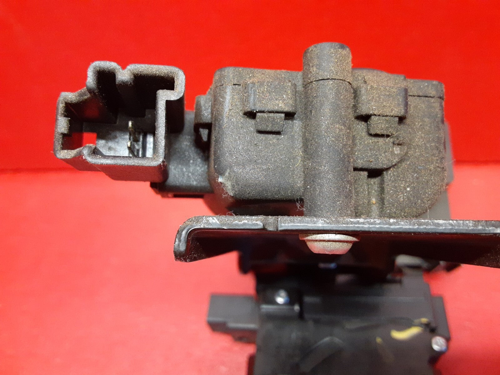 08-12 Ford Escape / 08-11 Mariner REAR LIFTGATE TAILGATE LATCH ACTUATOR Assembly