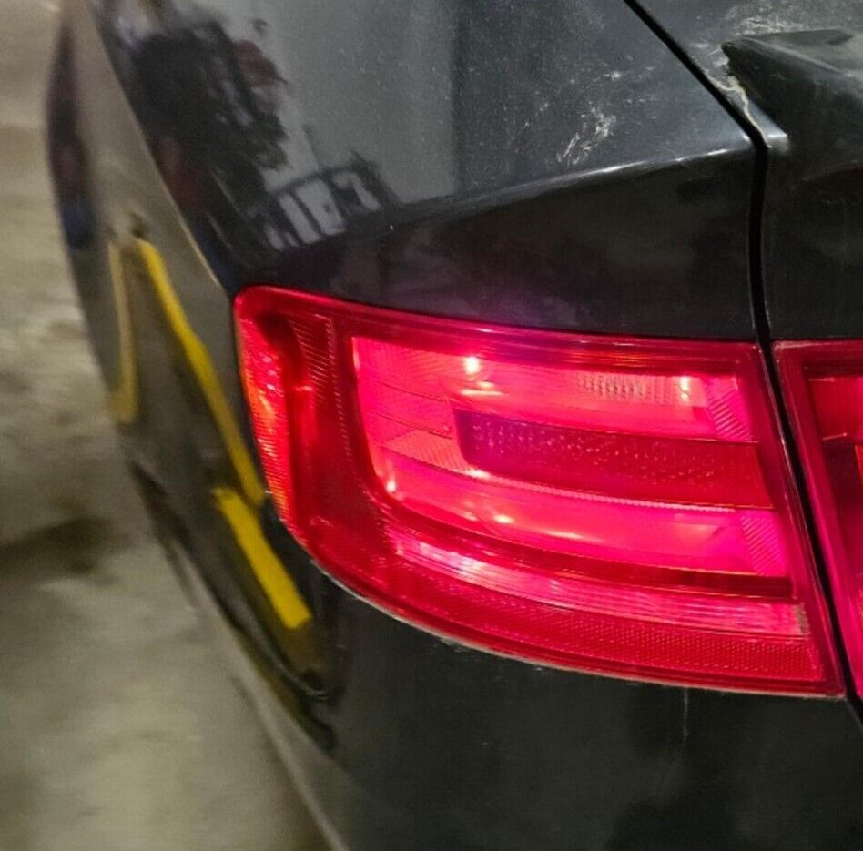 2009 - 2012 Audi A4 10-12 S4 LEFT DRIVER OUTER Tail Light Lamp 	HALOGEN