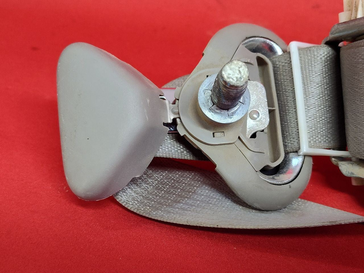 2008-2010 Ford F-250 F-350 REAR Left Driver Seat Belt Retractor Color 'Stone'
