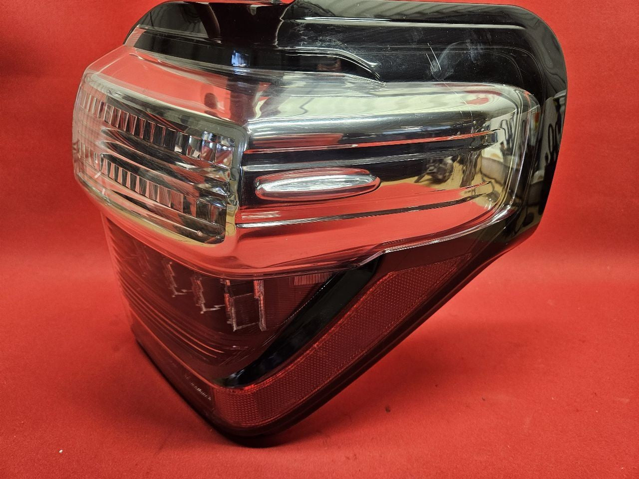 14-24 Toyota 4Runner OEM Right Passenger LED Tail Light Lamp 81551-35402