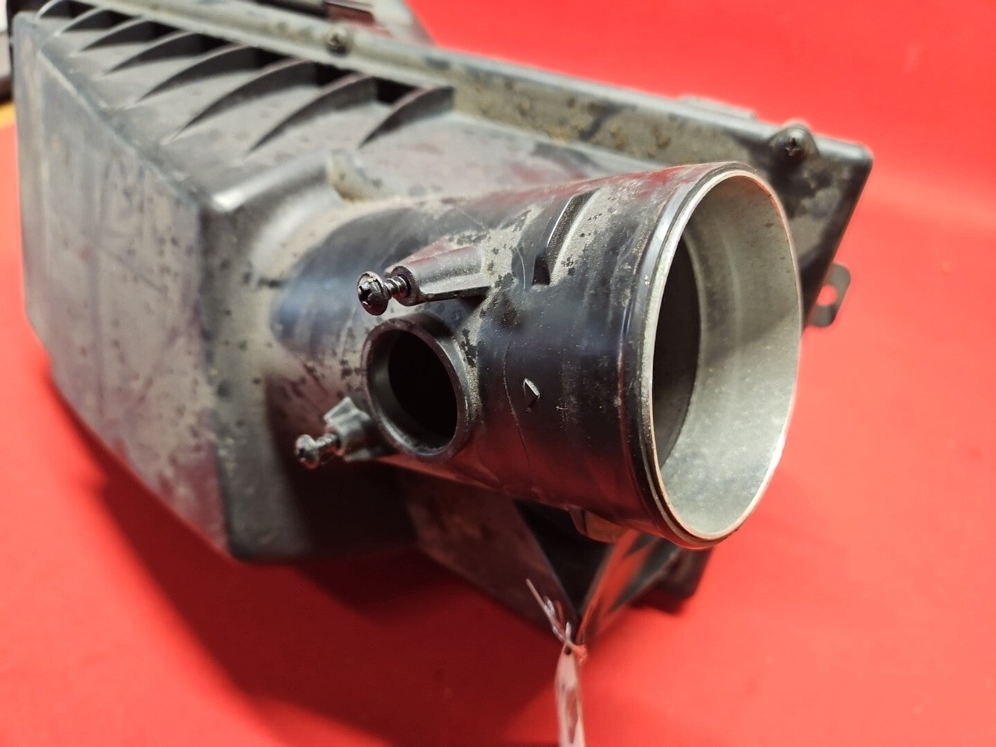 2010 - 2013 Range Rover Sport & LR4 5.0L V8 Air Cleaner Filter Intake Box LEFT