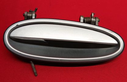 1997 - 2005 Chevy Buick Olds RIGHT REAR PASSENGER Door Handle 10439377