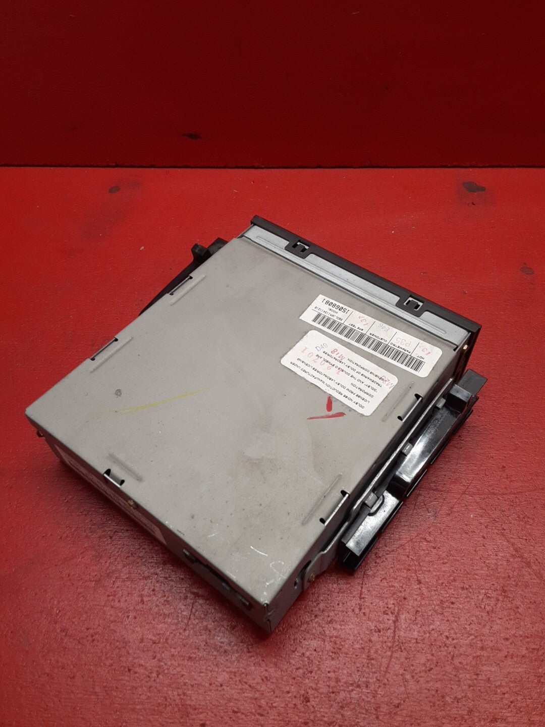 2002 Chevrolet Suburban Player Assembly Cassette Tape 15068081