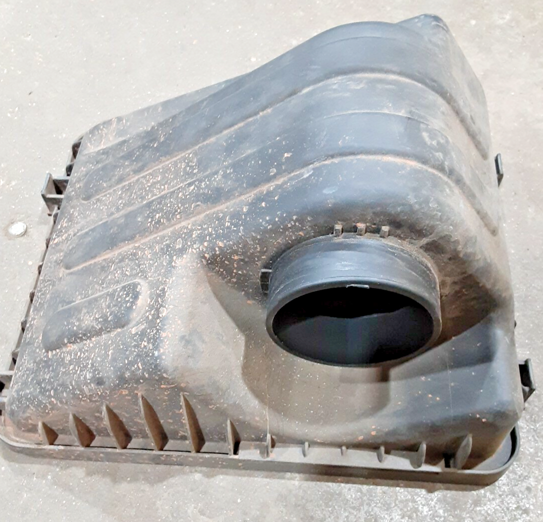 2010 - 2013 Kia Sorento Hyundai Santa Fe 2.4L Air Cleaner Top Half - 28110-2P200