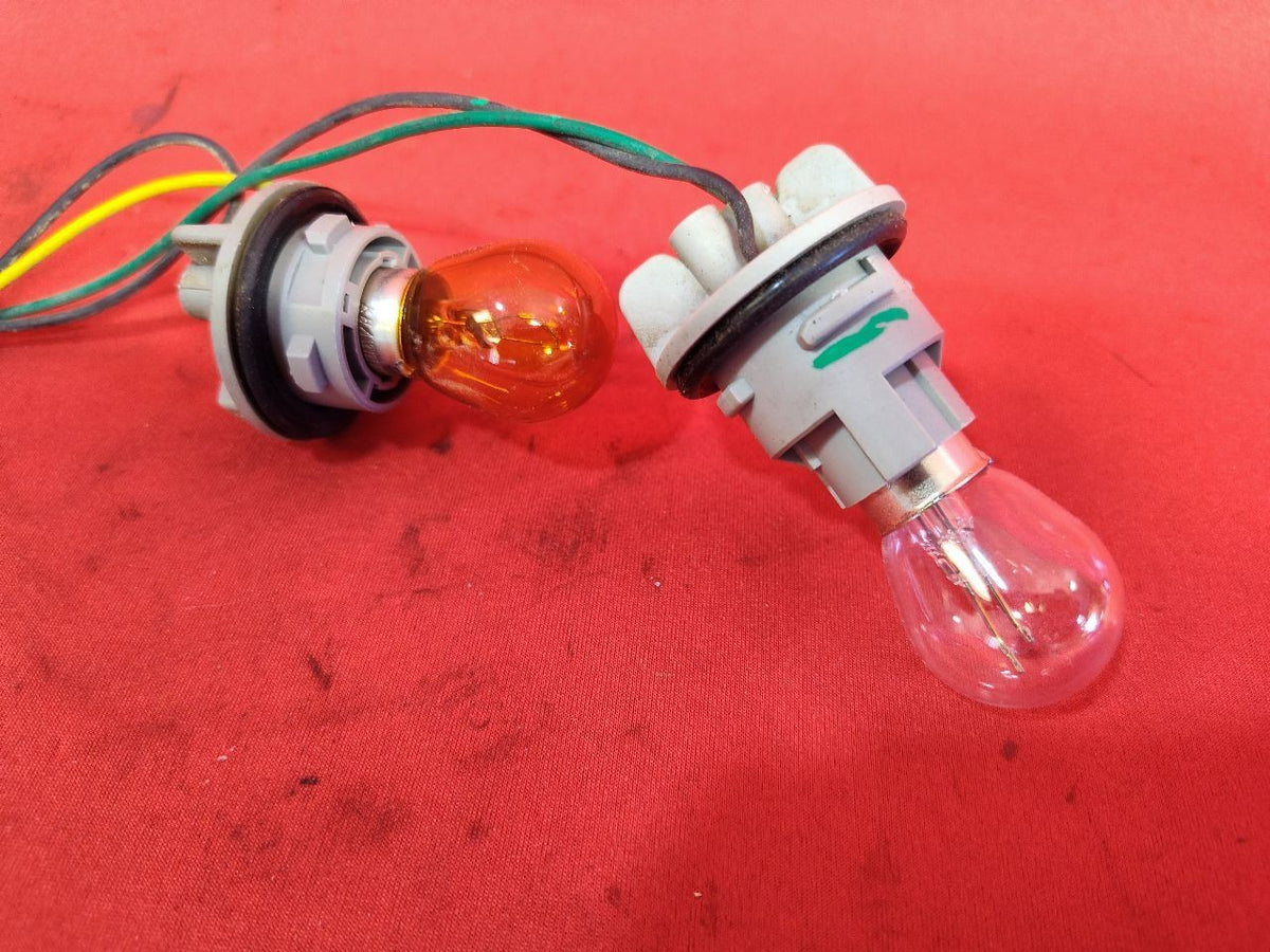 2012 2012 Kia Soul REAR Left or Right Tail Light Lamp Wiring Socket Harness