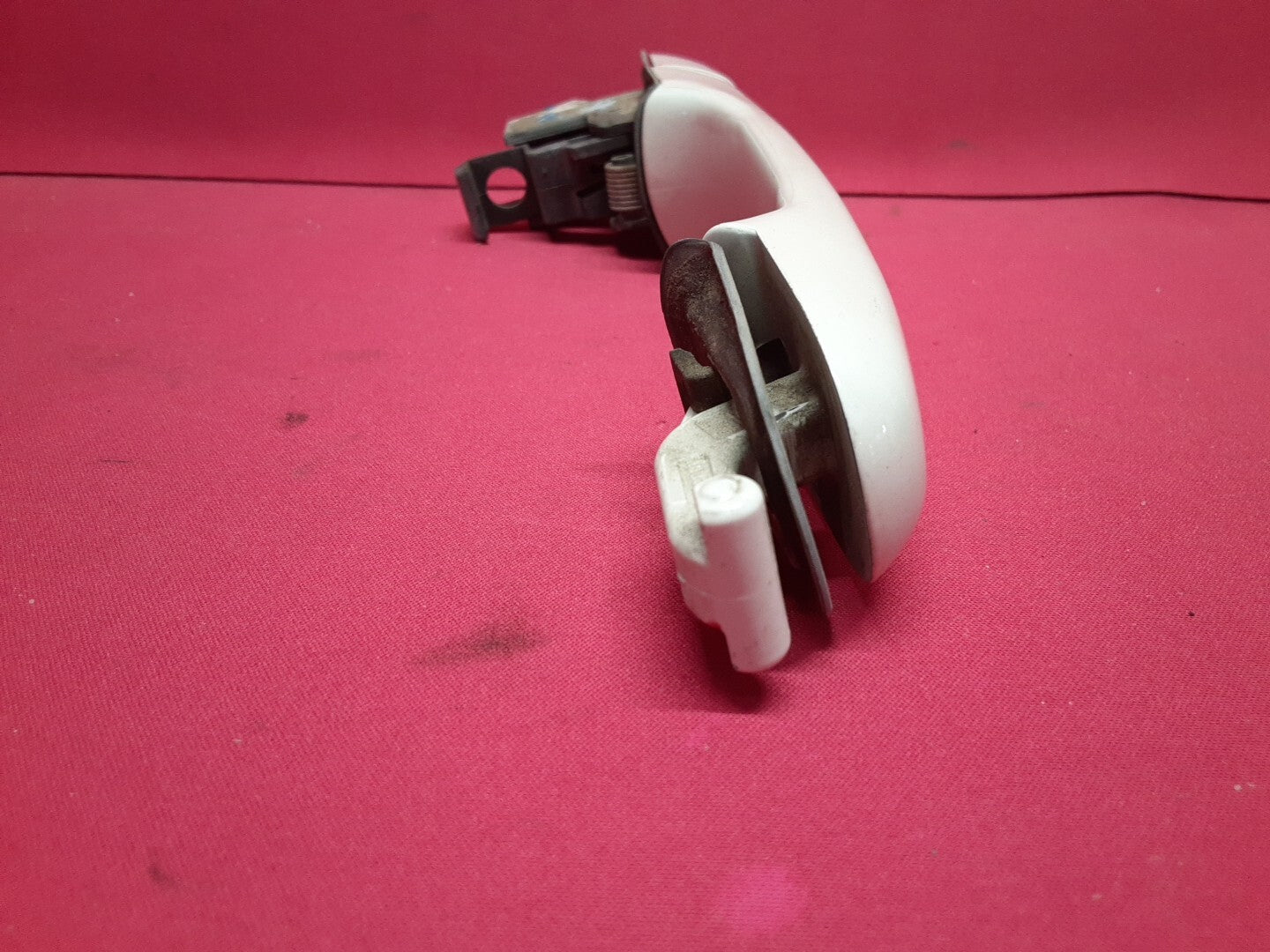 1998 1999 Volvo S70 V70 OUTER LEFT REAR DRIVER Door Handle - 189 Polar White