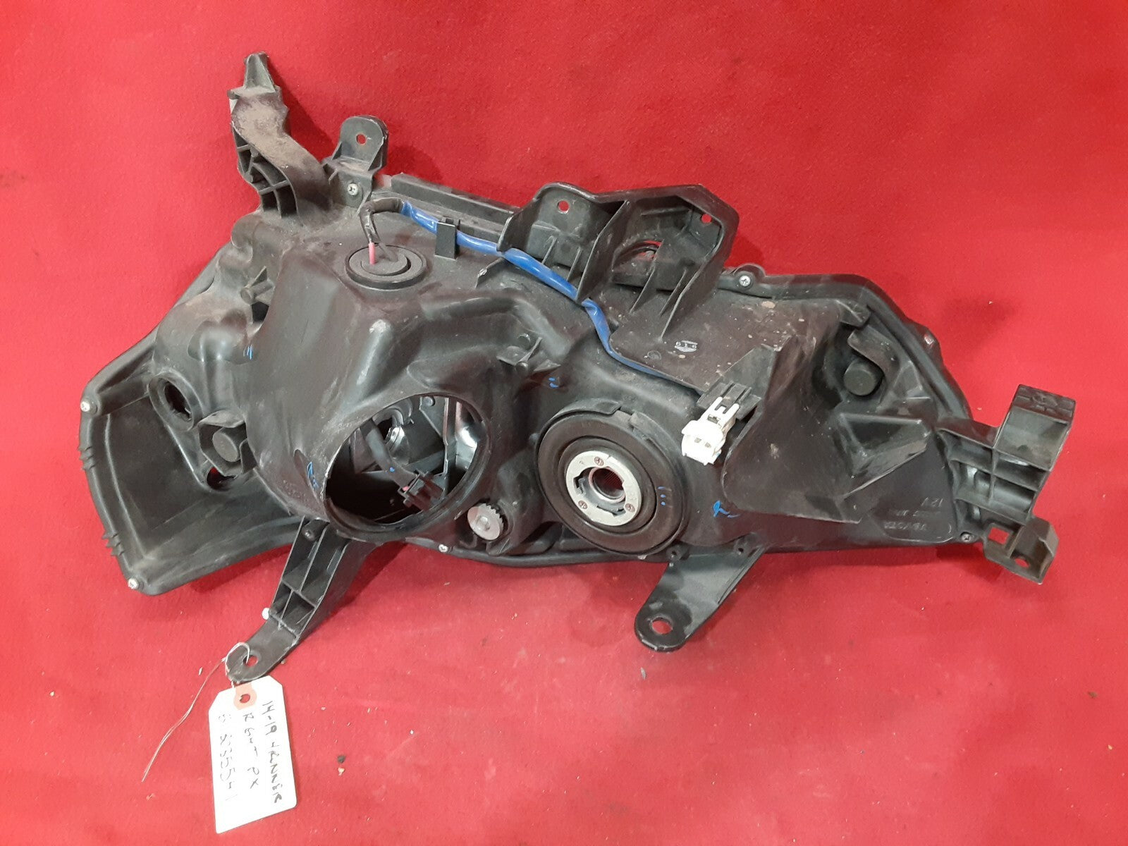 2014 - 2018 Toyota 4Runner Headlight Right Passenger / RH - ALL TABS GOOD