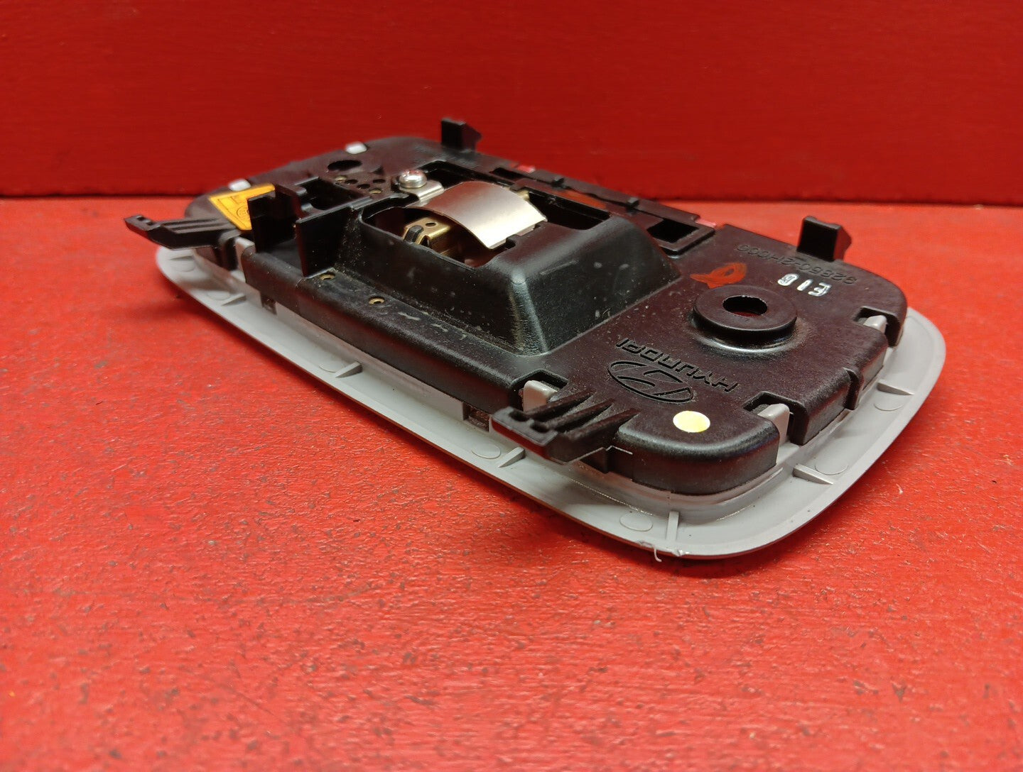 2010 - 2013 Kia Soul REAR INTERIOR Overhead Dome Map Light Lamp Assembly