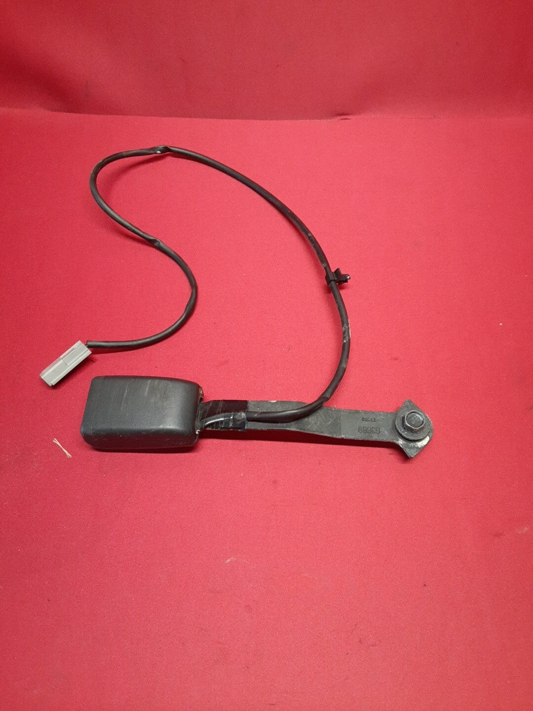 2007 2008 2009 Mazda CX-7 Front Left Driver Seat Belt Buckle EGY1-57-680A-02