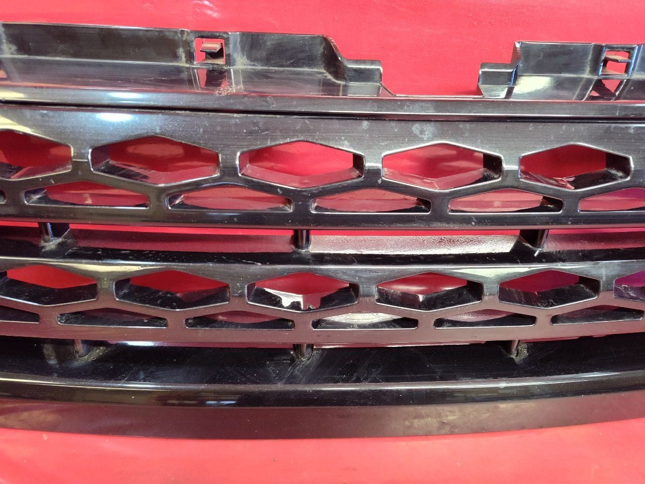 2010-2013 Land Rover LR4 Front Bumper Grille Gloss Black Inlay 820 Santorini Blk