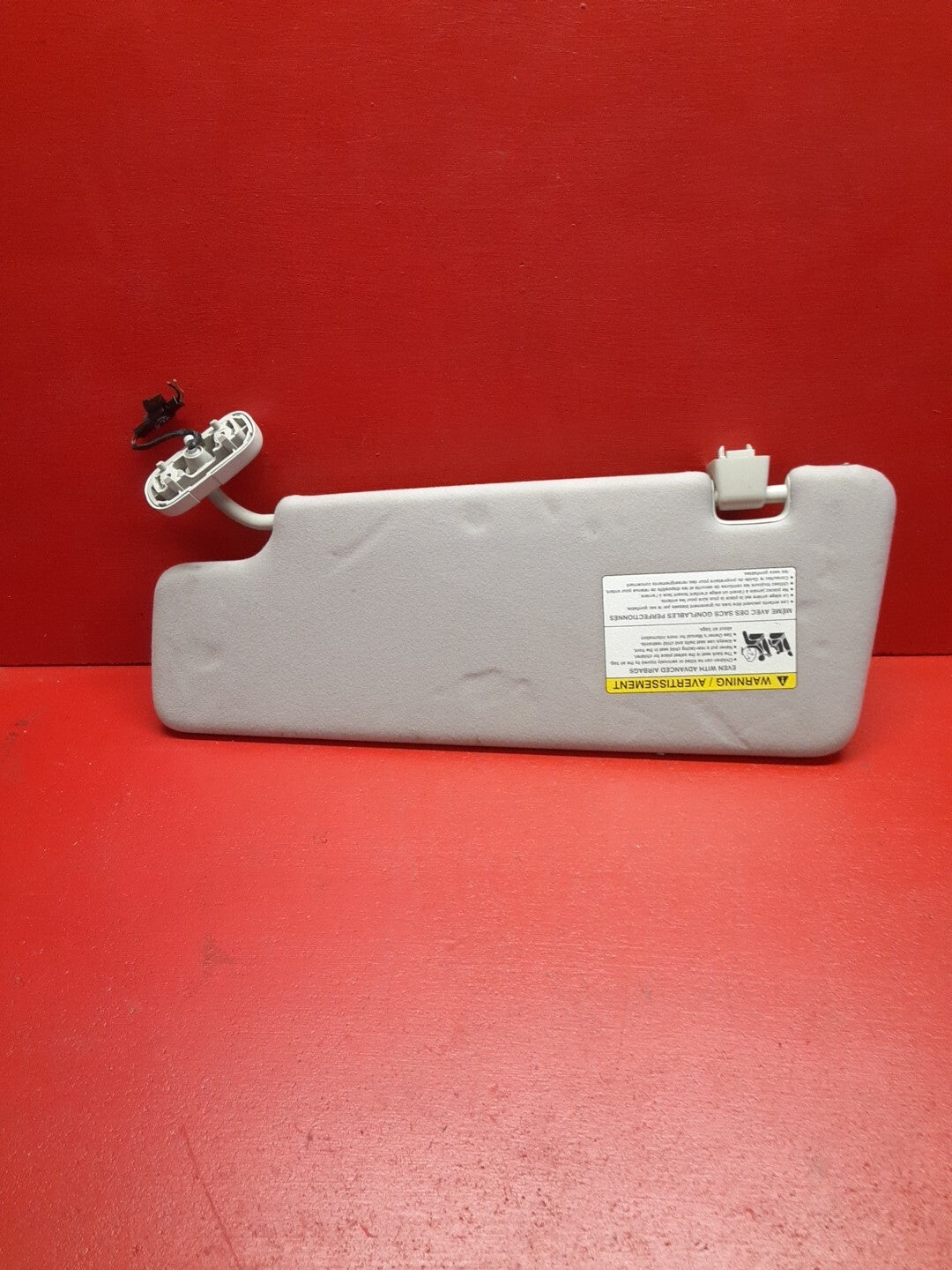 2005-2008 Land Rover LR3 Front Right Passenger Sun Visor beige EDQ501083LUM
