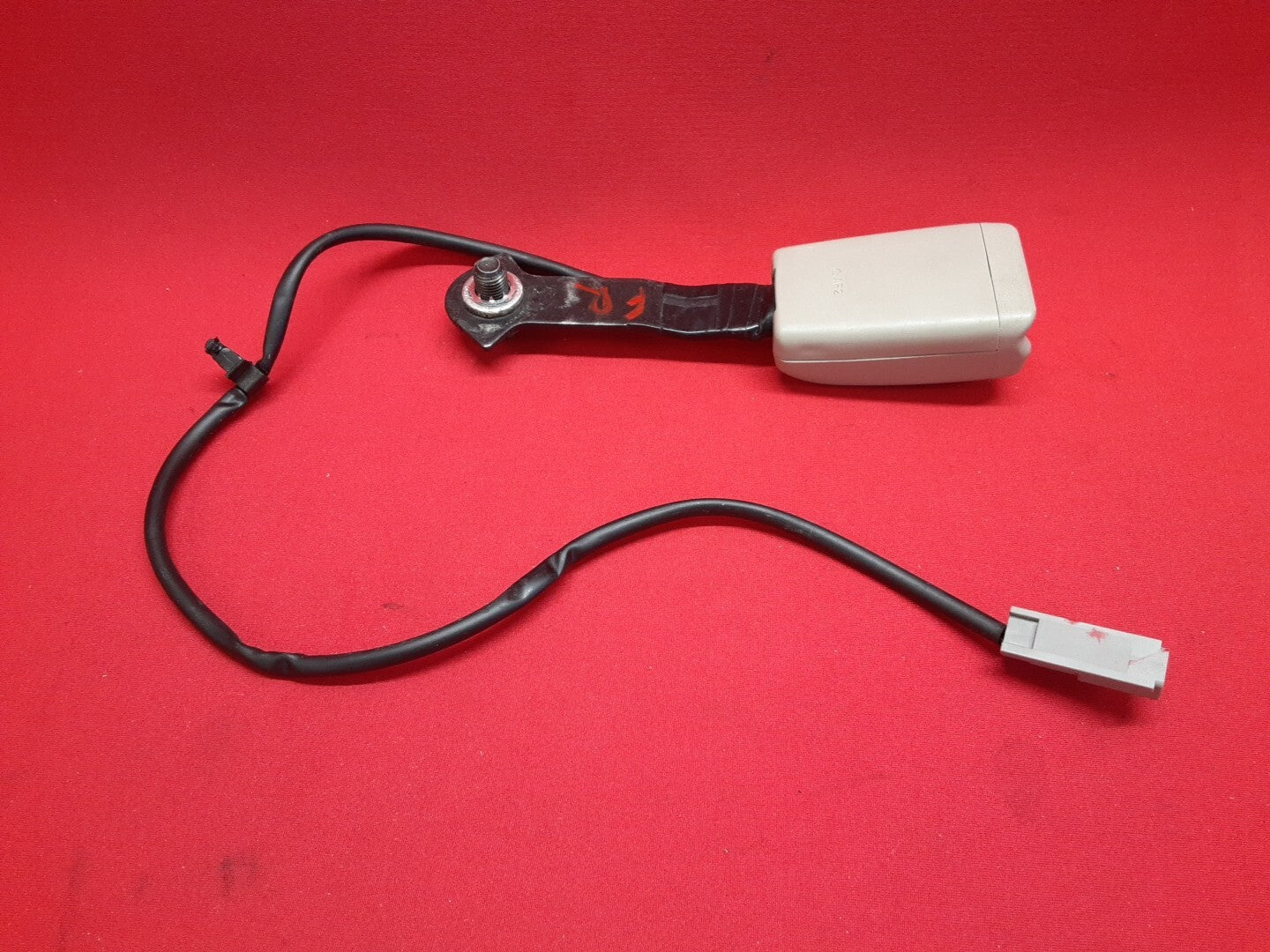 2007 2008 2009 Mazda CX-7 FRONT RIGHT PASSENGER Seat Belt Buckle EGY1-57-620A-34