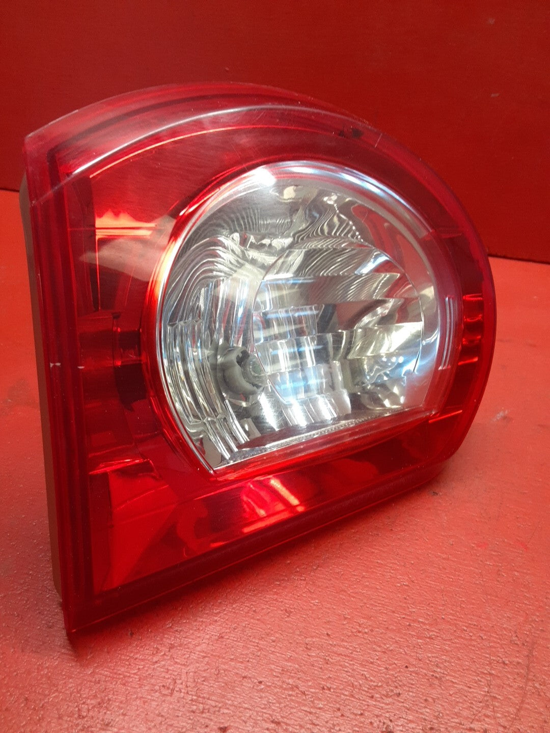 2009-2012 Chevrolet Traverse RIGHT PASSENGER Tail Light Stop Lamp 25952323
