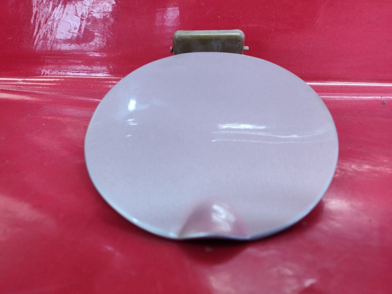 1996-2005 Ford Taurus Mercury Sable Fuel Filler Door Lid PNZJF0-TS: Silver Frost