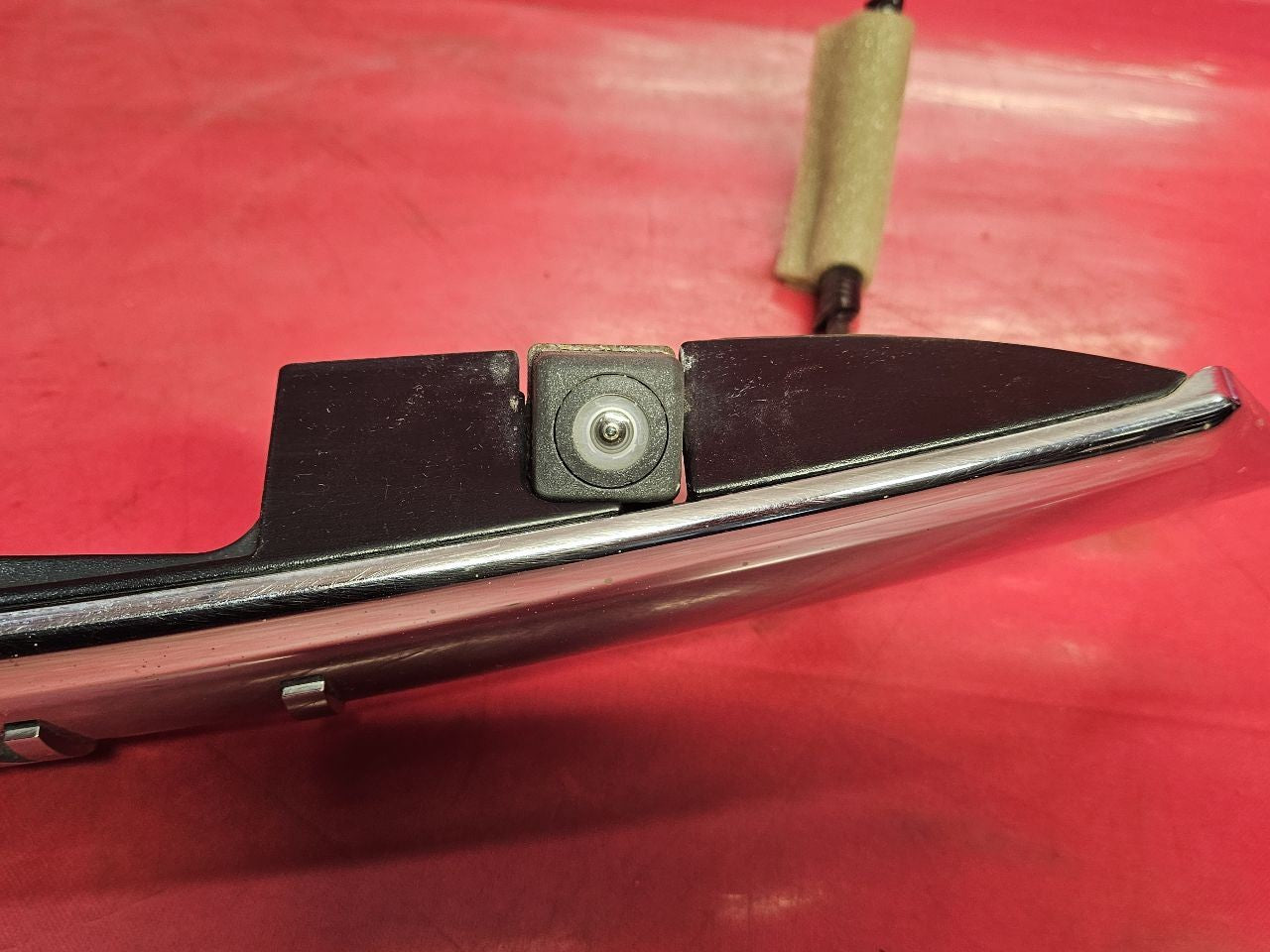 2011 2012 Infiniti QX56 Liftgate Hatch Upper Trim Handle Chrome w/ CAMERA