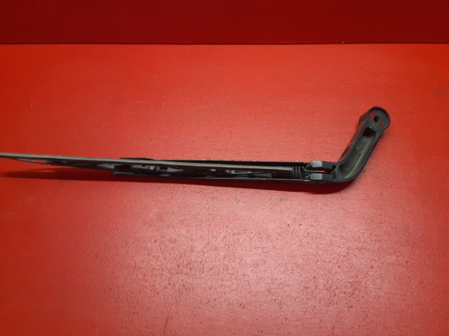 2005-2016 Land Rover LR3 LR4Back Glass Rear Wiper Arm DKB500690
