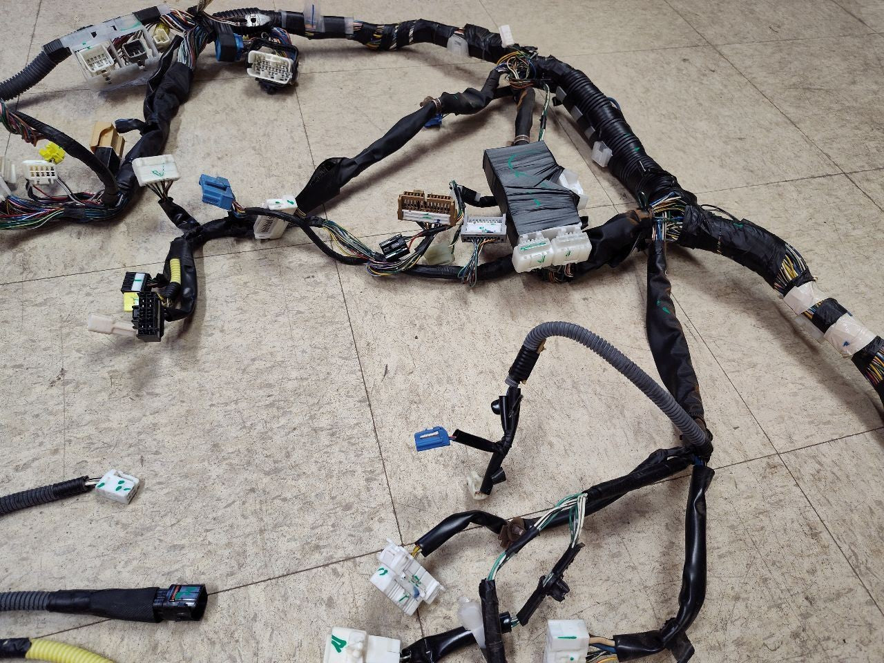 2000 2001 Toyota Tundra 4.7L V8 4WD Interior Dashboard Wiring Harness COMPLETE